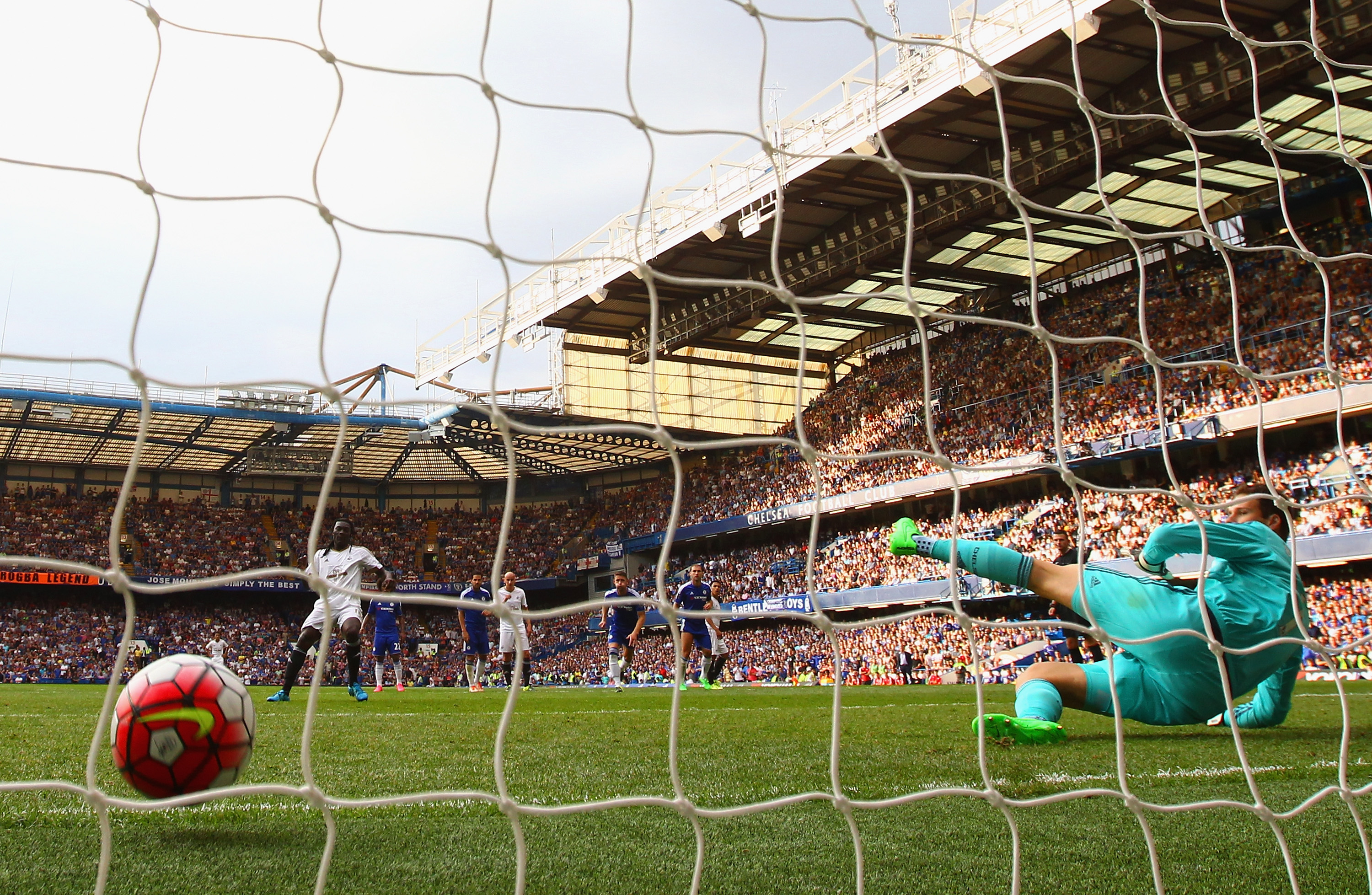 Chelsea v Swansea City - Premier League