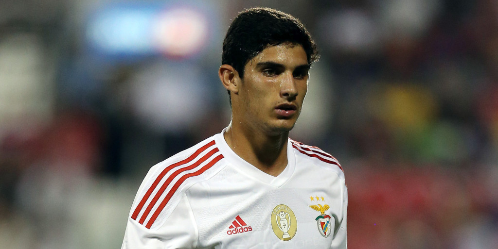 Chelsea send scouts to watch Portuguese winger