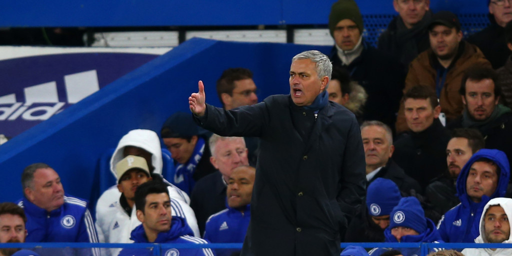 Mourinho urges players to fight for Champions League football