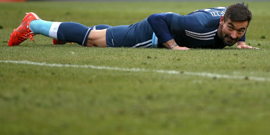 Agent confirms Chelsea are in discussions with Lavezzi