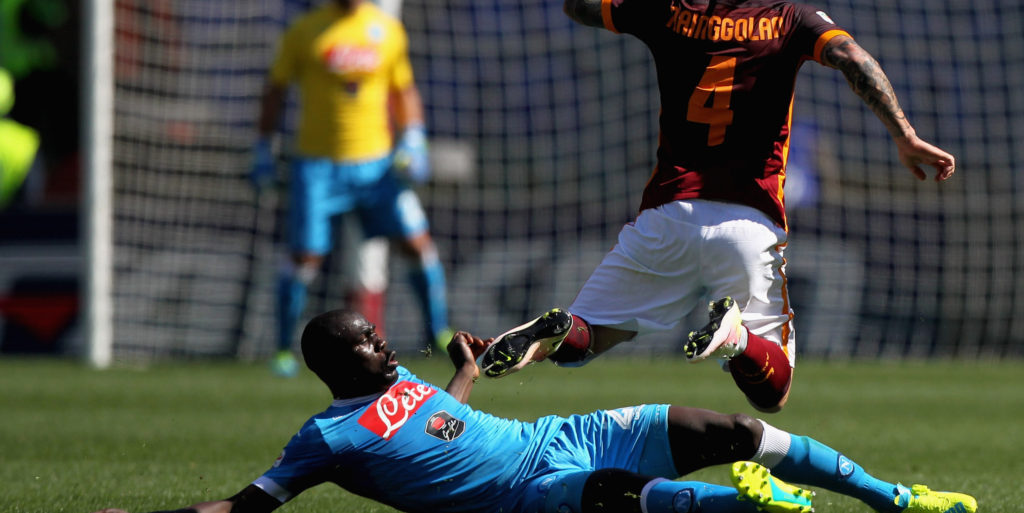 Napoli defender expects talks with Chelsea