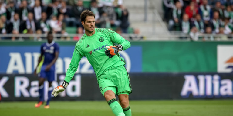Begovic courted by West Ham