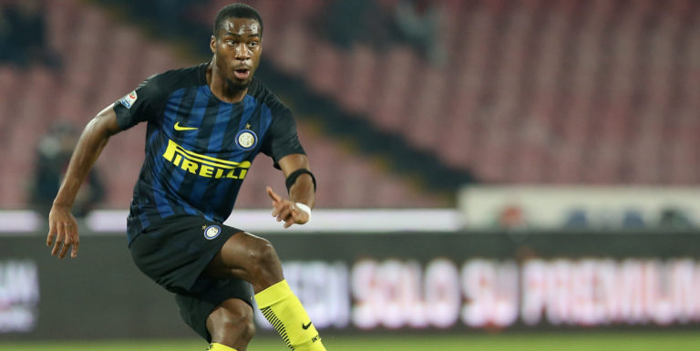 Chelsea join Liverpool in race to sign midfielder