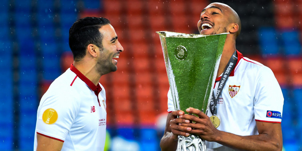 Chelsea target pens new deal at current club