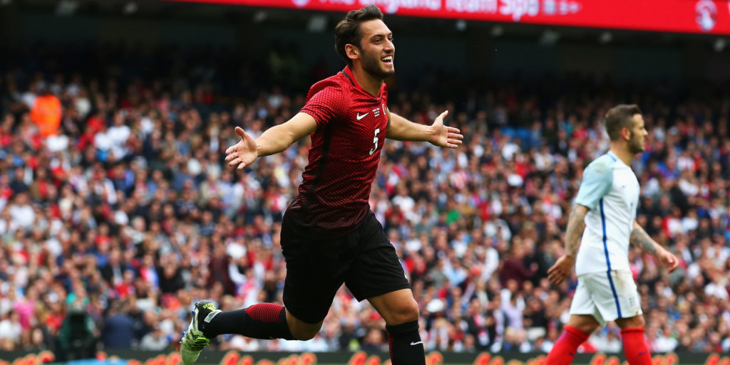 Chelsea target Hakan Calhanoglu wants England move