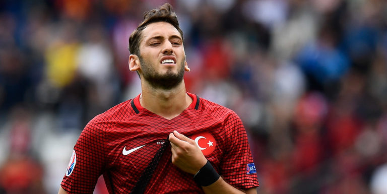Chelsea rivalled by Milan in Calhanoglu chase