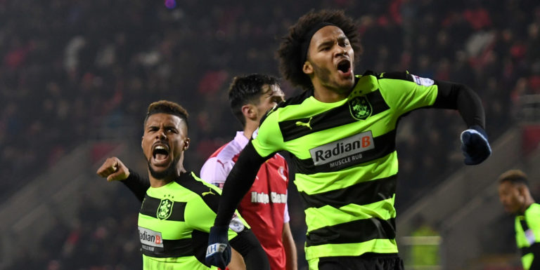 Huddersfield in advanced talks with Chelsea over Izzy Brown