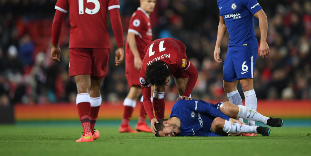 Hazard takes a break in training after kicks during match
