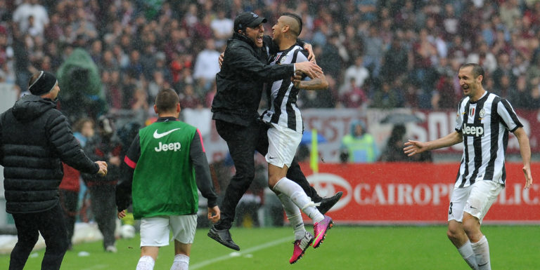 Conte refuses to rule out move for Arturo Vidal