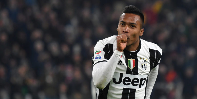 Chelsea to be rivalled by Manchester United for Alex Sandro