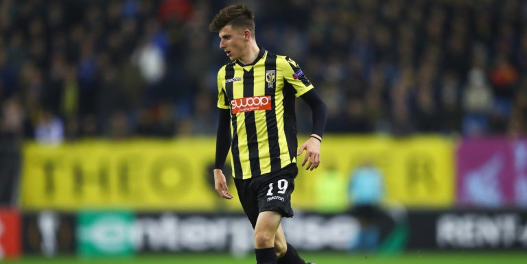 Vitesse Arnhem want to keep Mason Mount next season