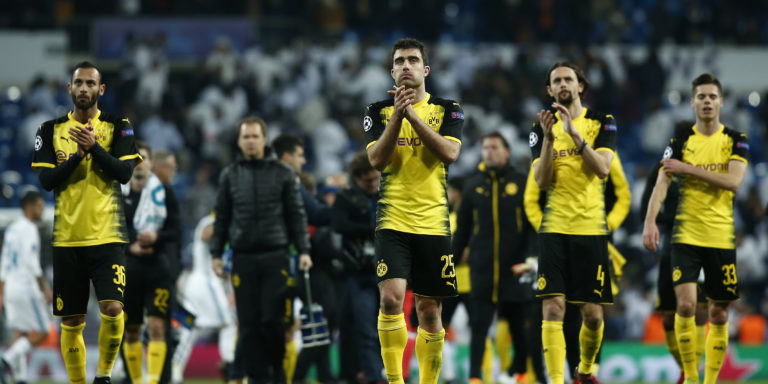 Chelsea ready to rival Manchester United for Sokratis