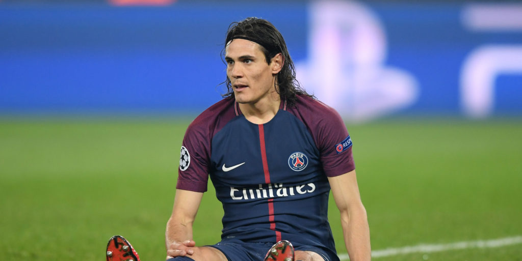 Chelsea continue to follow Cavani