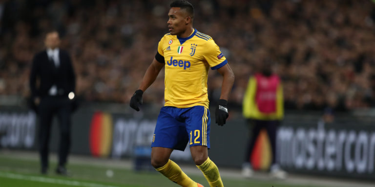Chelsea target Alex Sandro closing in on United move