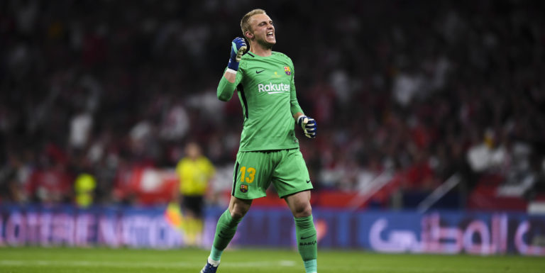 Chelsea looking to sign Cillessen ahead of Liverpool