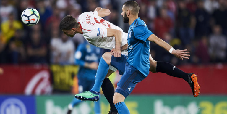 Chelsea hold talks with Sevilla defender
