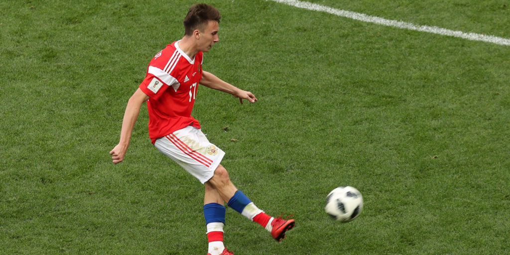 Ex-Russian international says Chelsea are favourites to sign Golovin