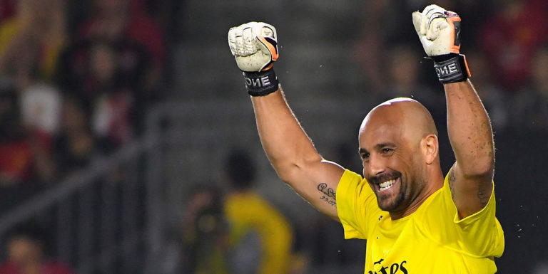 Milan could consider Reina deal despite his recent arrival