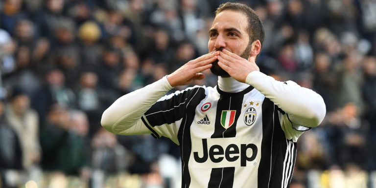 Higuain agrees to Chelsea move