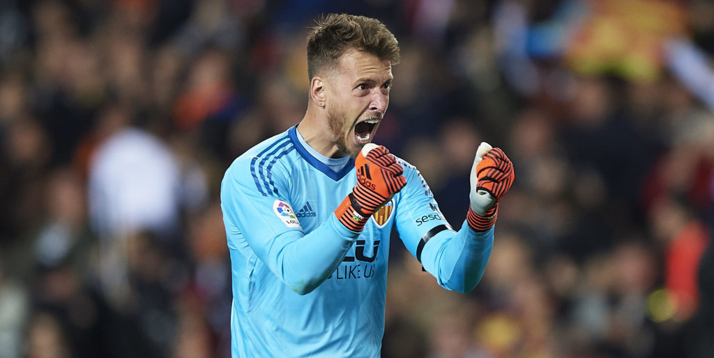 Chelsea consider Neto move as alternative transfer target