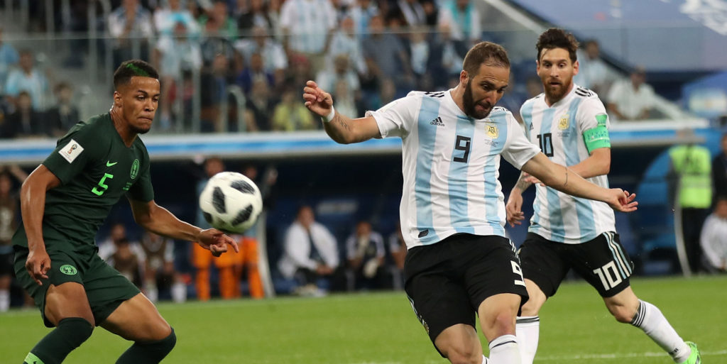 Bayern Munich join Chelsea in the race to sign Gonzalo Higuain