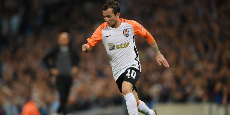 Chelsea consider last-minute bid to hijack Bernard’s Everton move