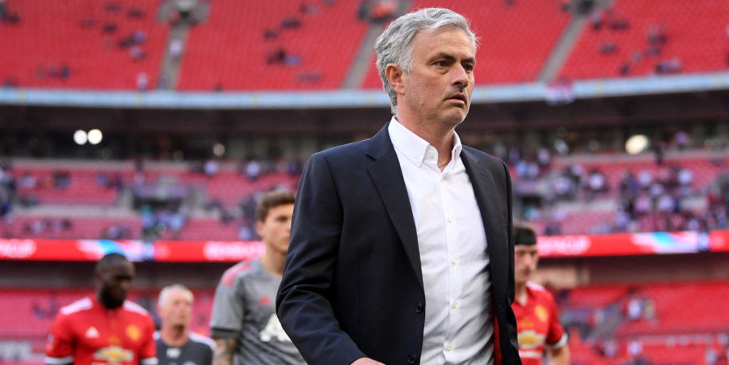 Former Chelsea boss Mourinho backs Sarri to succeed