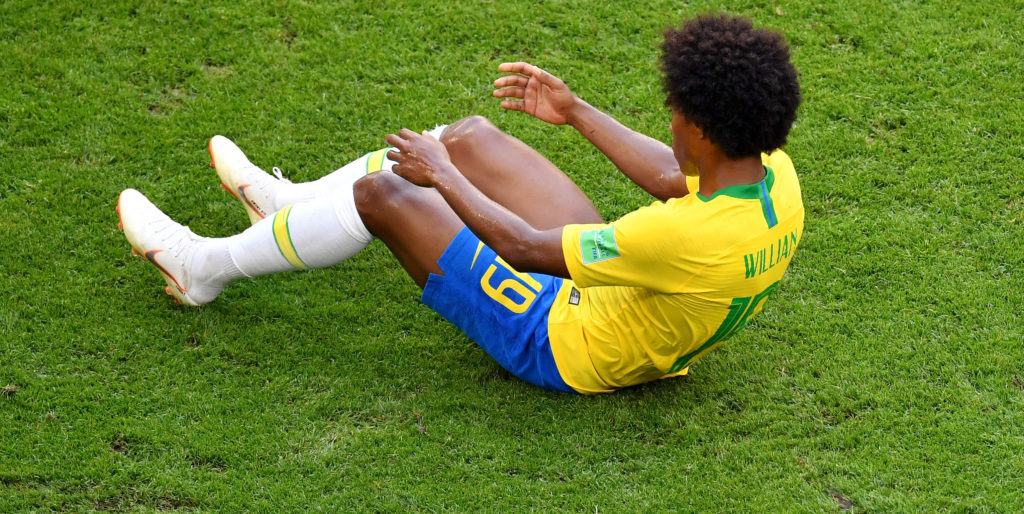 Willian set for Sarri talks after delayed return