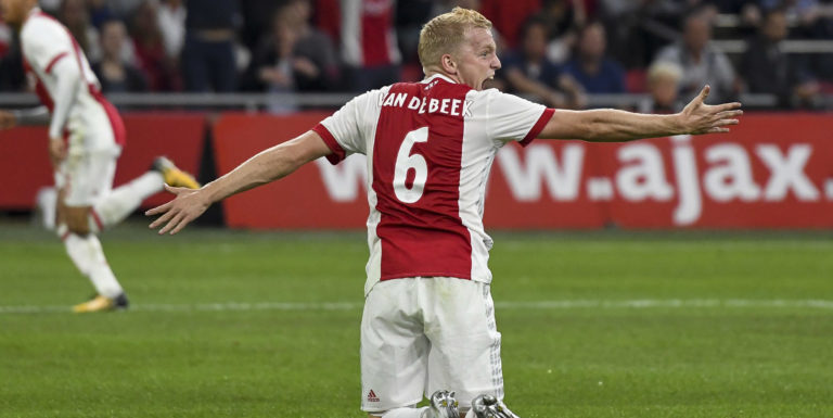 Spurs in pole position to beat Chelsea to Donny van de Beek