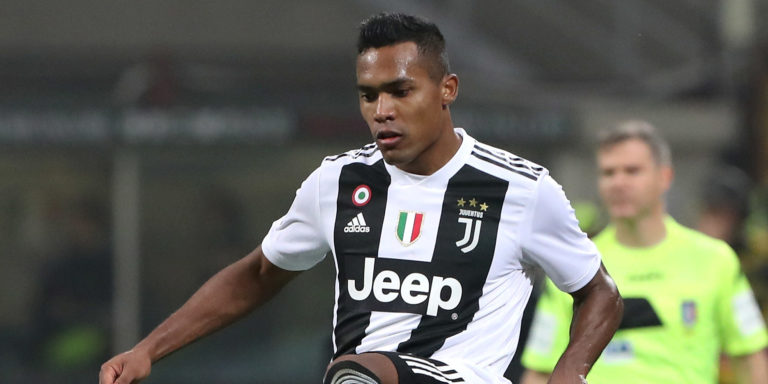 Chelsea draw nearer to Alex Sandro after defender reveals he wants Premier League move