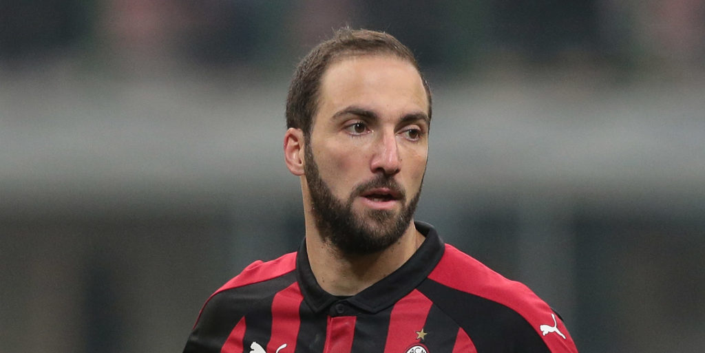 Sarri looking to bring Higuain to Chelsea in January