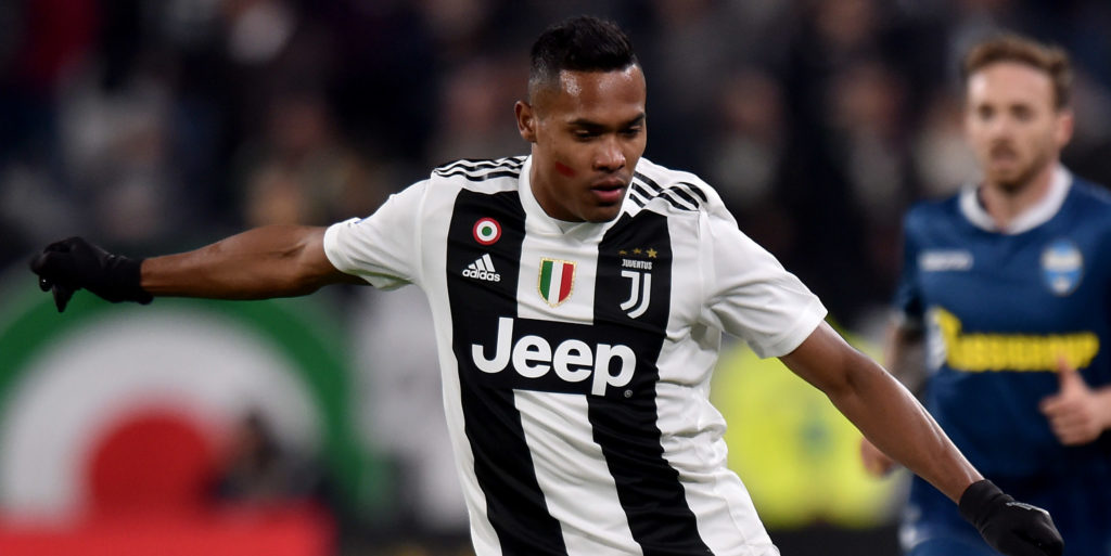 Alex Sandro set to sign a new deal with Juventus