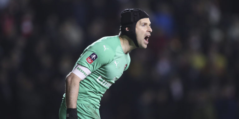 Chelsea to offer Cech role