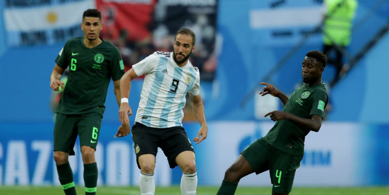 Chelsea keen for Higuain to arrive in London on Friday