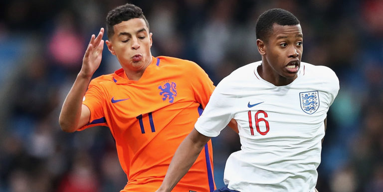 Chelsea and Manchester City battling to sign PSV youngster