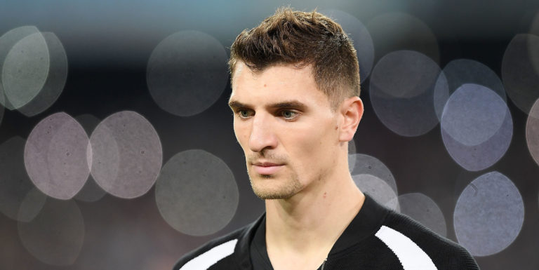 Chelsea to battle Arsenal and Man United in move for Thomas Meunier