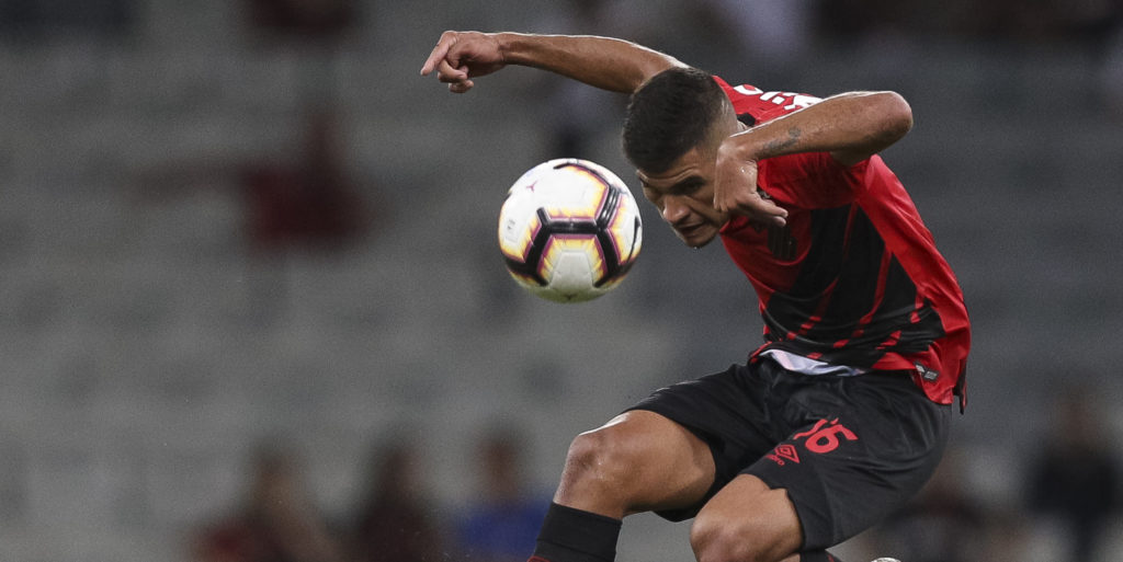 Chelsea keen to sign Brazilian midfielder Guimaraes