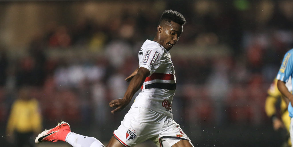Chelsea eye Thiago Mendes swoop