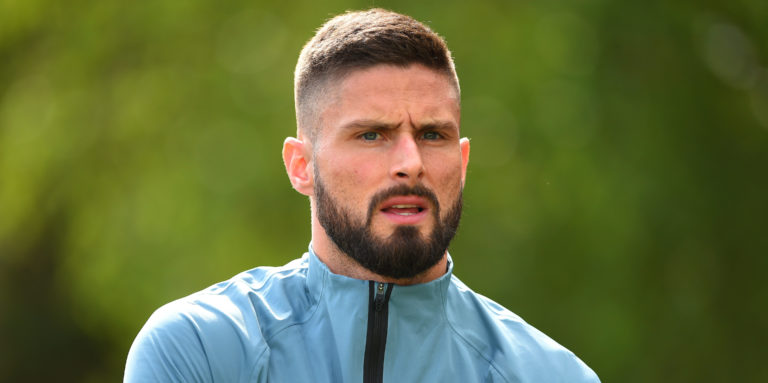 Olivier Giroud set for Chelsea stay