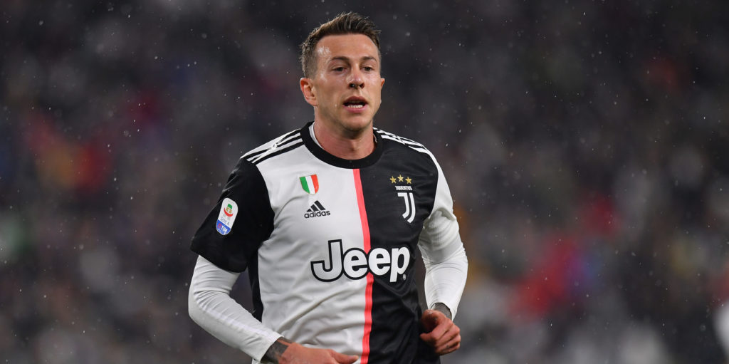 Bernardeschi labels Sarri a “good coach” amid Juventus speculation