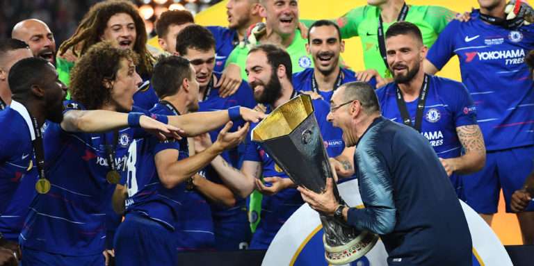 Ex-Chelsea player Poyet admits that he wants Sarri to stay