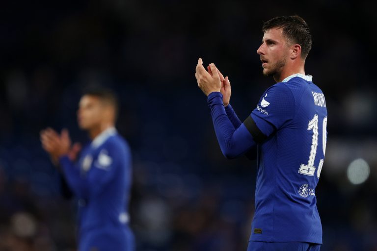 Mason-Mount-applauds-the-Chelsea-supporters