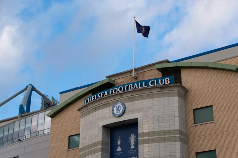 Chelsea, Arsenal and Man Utd in race to sign English centre-back