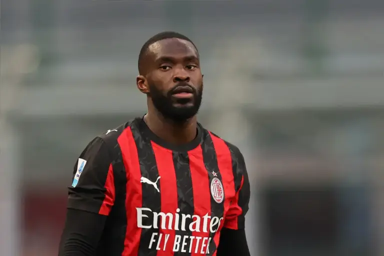 Chelsea told to bring back former centre-back this summer