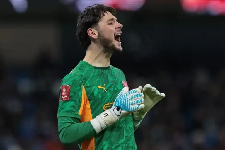 Chelsea must sign English goalkeeper as their new No. 1