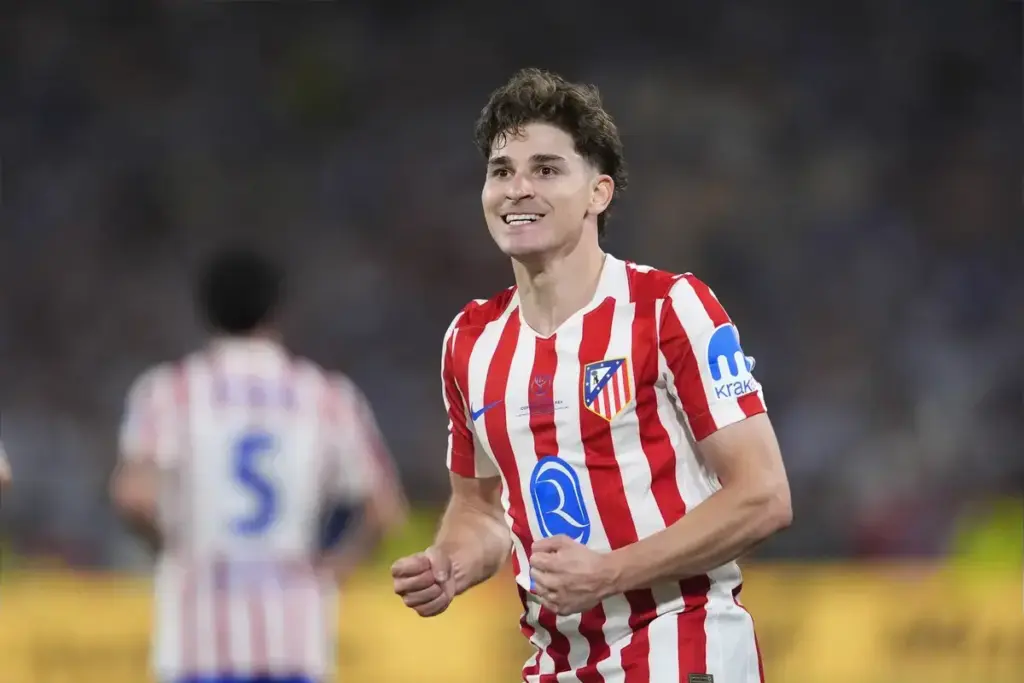Chelsea handed advantage over Barcelona in €120m race to sign Julian Alvarez