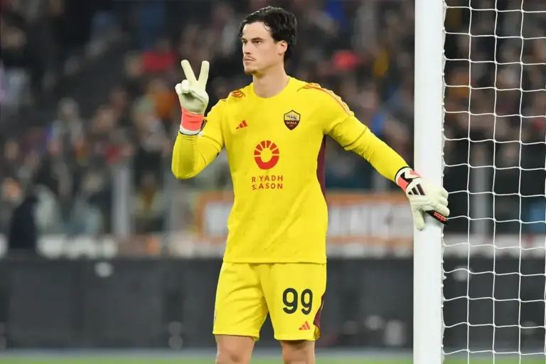 Chelsea interested in signing €50 million-rated AS Roma goalkeeper