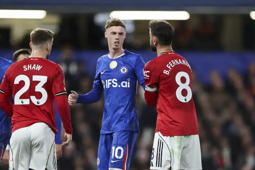 Chelsea and Man Utd frontrunners for Premier League midfielder