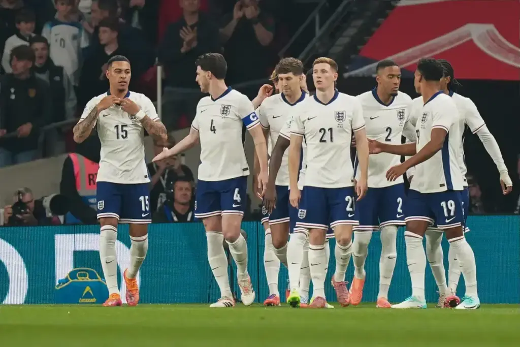 Chelsea, Arsenal and Man Utd in race to sign England international