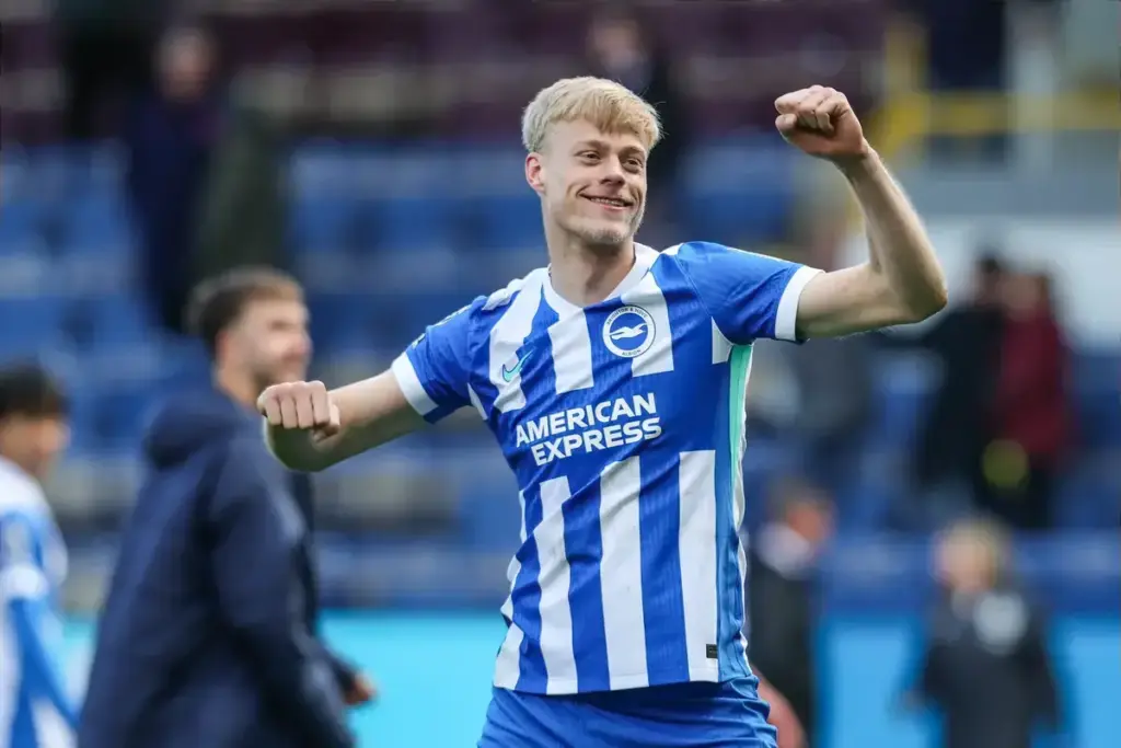 Brighton make £50m Jan Paul van Hecke decision amid Chelsea interest